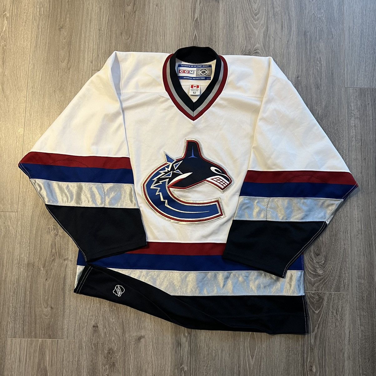 image of Ccm x Hockey Jersey Vintage Vancouver Canucks Hockey Jersey Authentic in White, Men's (Size XL)