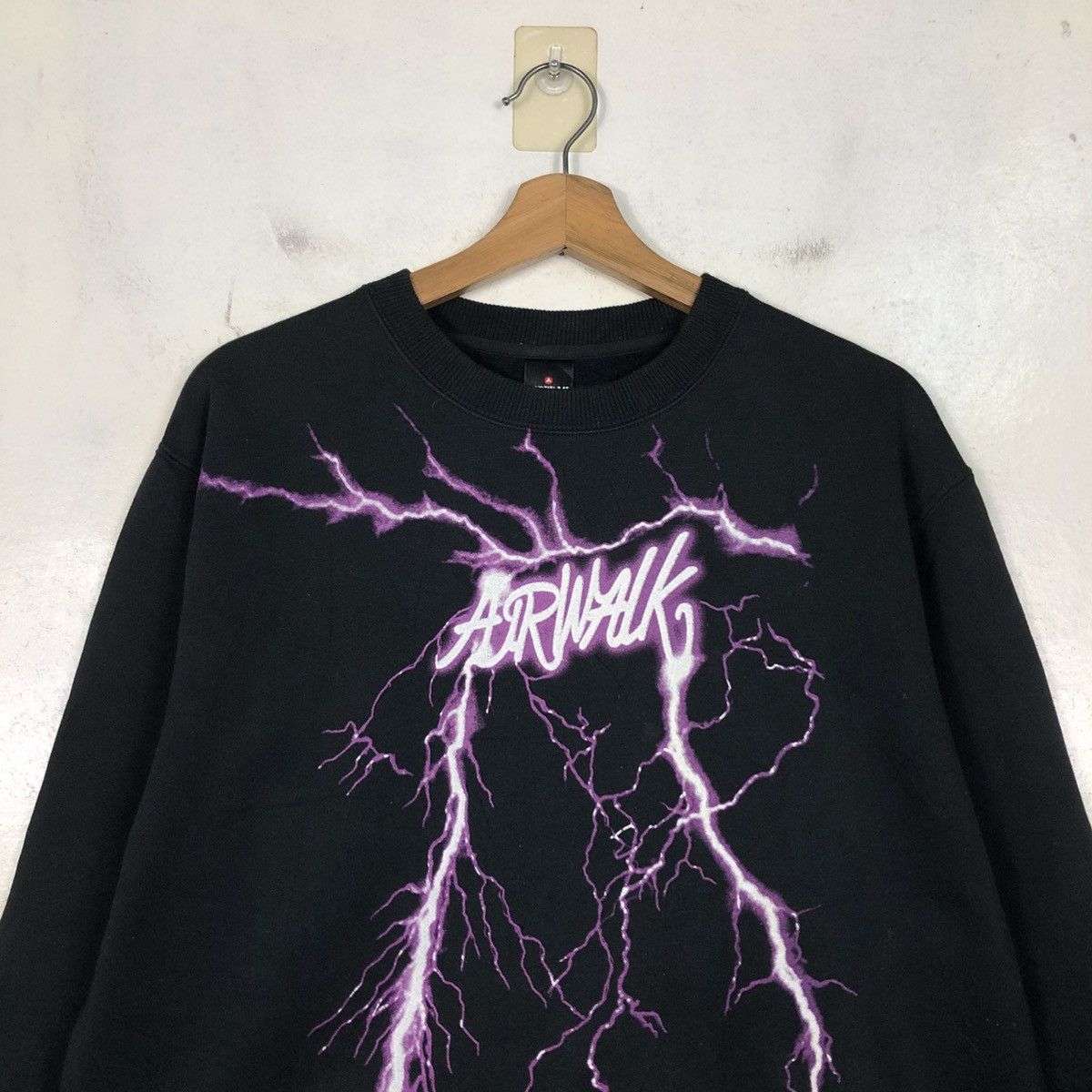 Japanese Brand 📌Vintage Sweatshirt Airwalk Storm Design Big Logo Size US L / EU 52-54 / 3 - 5 Thumbnail
