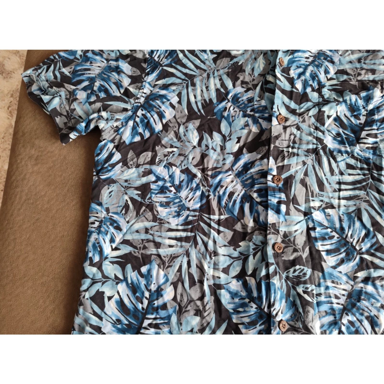 Tommy Bahama Tommy Bahama Hawaiian Camp Shirt, Black Blue Floral, Adult Large, Silk, Short Sleeve, Mens Size US L / EU 52-54 / 3 - 4 Thumbnail
