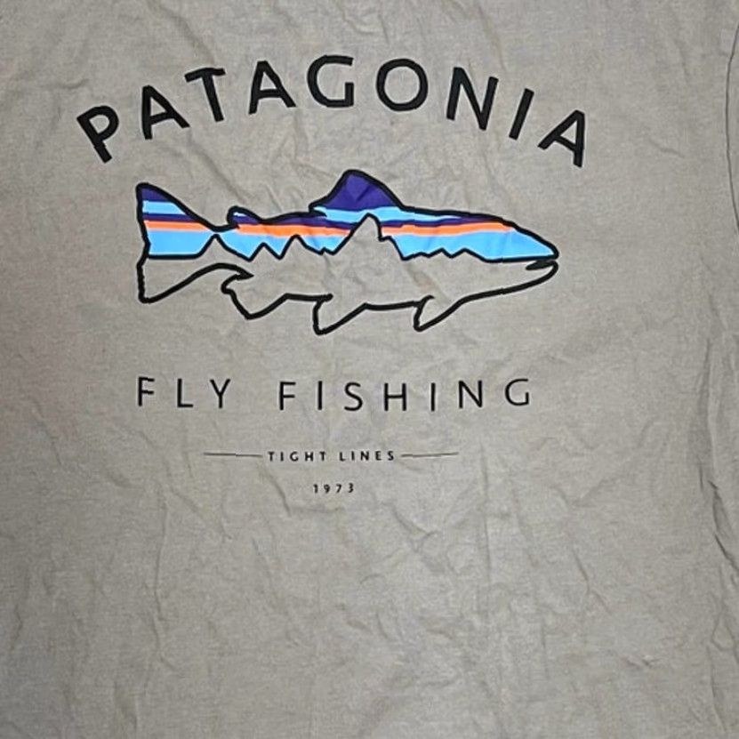 Patagonia Patagonia Men's Framed Fitz Roy Trout Organic T-Shirt Gray M Shirt Mens 20" Armpit to Armpit 17" Shoulder to Shoulder 26" Shoulder to Hem Size US M / EU 48-50 / 2 - 4 Thumbnail