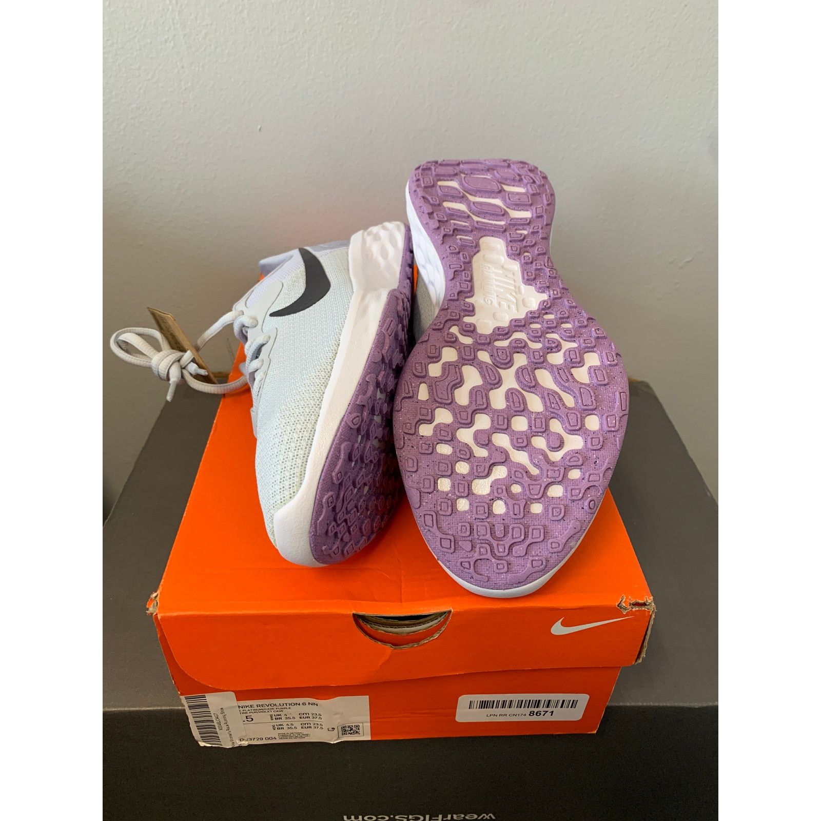 Nike Nike Air Revolution 6 Platinum Purple Women's 6.5 BRAND NEW Size US 6.5 / IT 36.5 - 6 Thumbnail