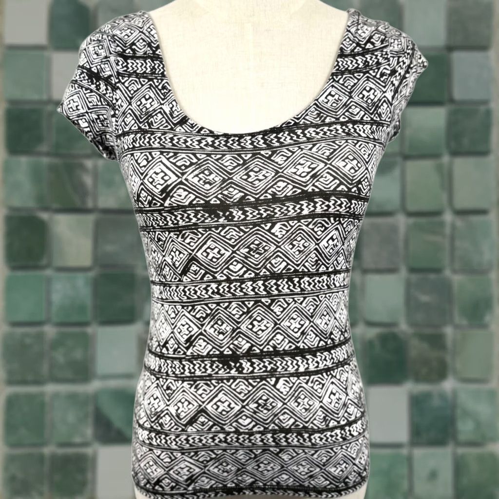 Aeropostale Aeropostale Top XS Boho Indie Festival Y2K Retro Grunge Tribal Strappy Back EUC Size XS / US 0-2 / IT 36-38 - 1 Thumbnail