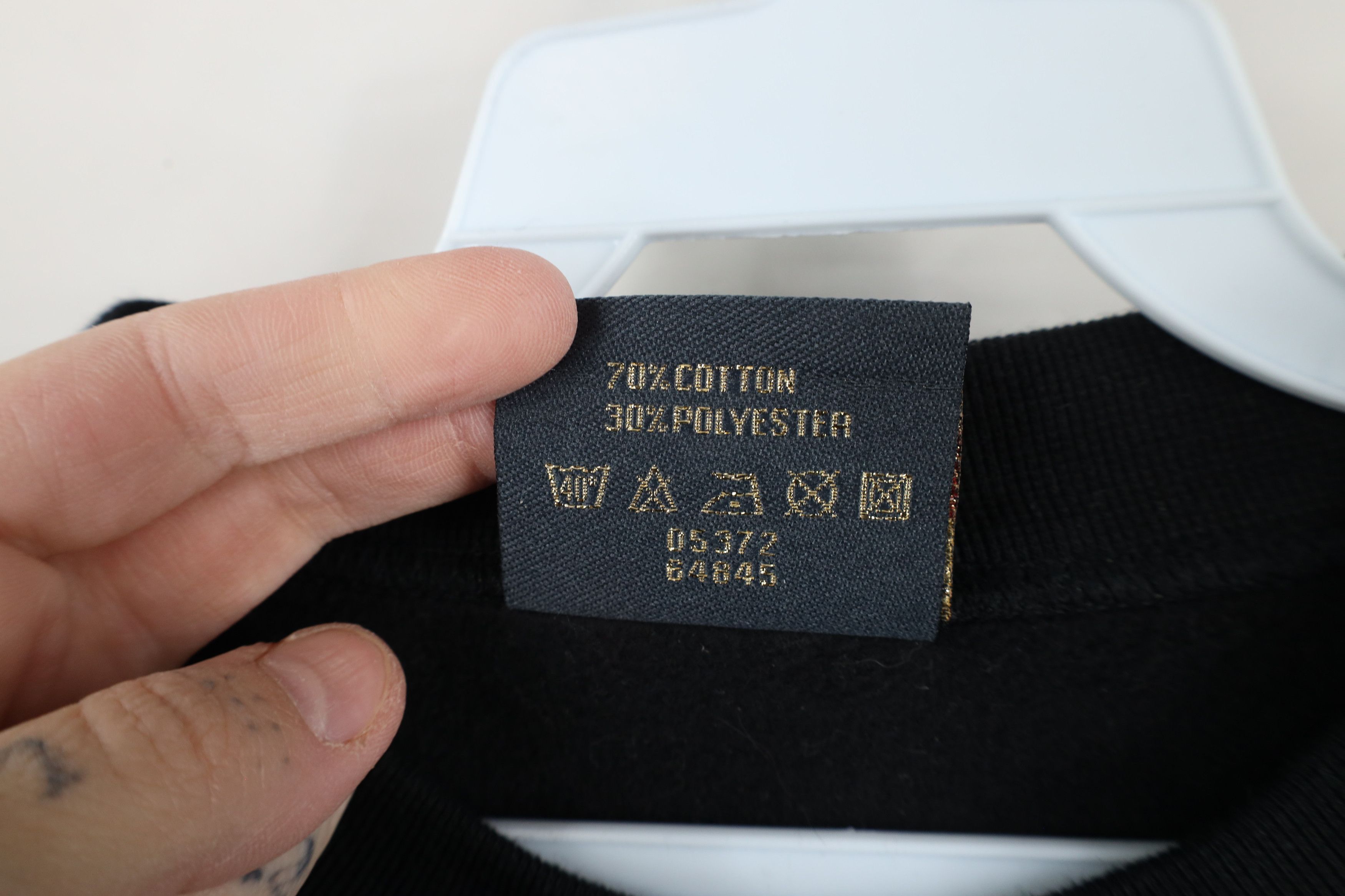 Vintage Vintage 90s Streetwear Vienna Austria Crest Sweatshirt Black Size US XL / EU 56 / 4 - 9 Thumbnail
