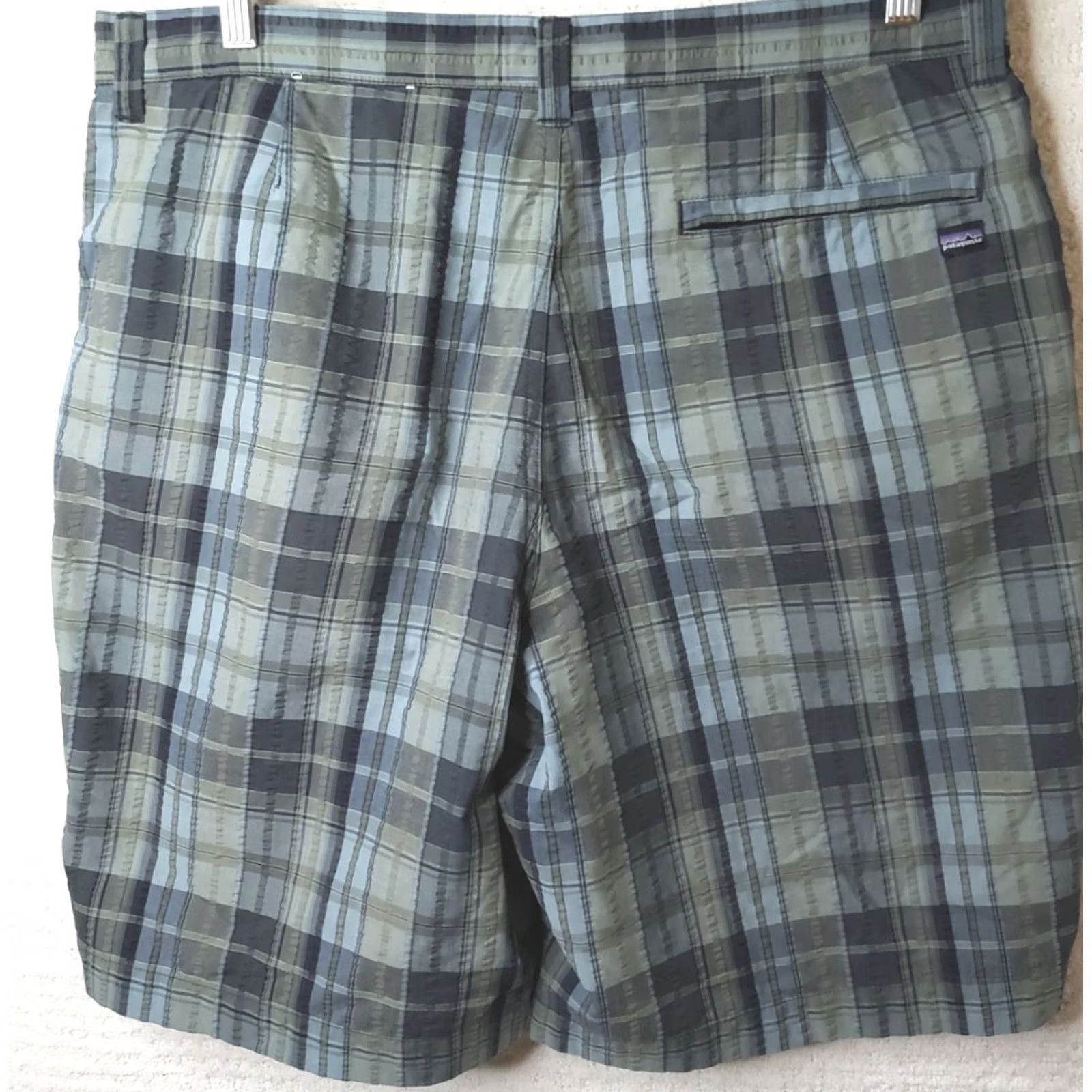 Patagonia VINTAGE Patagonia Shorts Mens 36x10 Gray Green Blue Plaid Organic Cotton Cargo Size US 36 / EU 52 - 4 Thumbnail