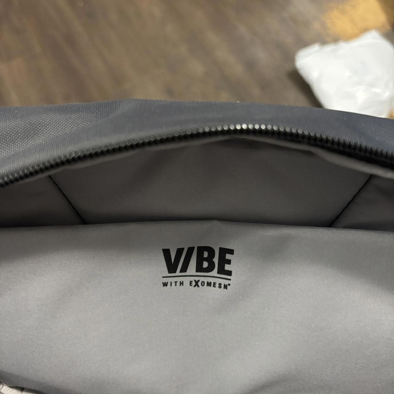 Designer pacsafe vibe 100 hip pack fanny pack with locking zippers Size ONE SIZE - 4 Thumbnail