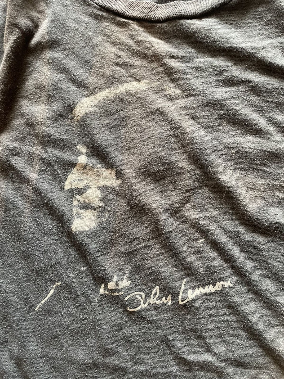 Vintage John Lennon 80s Tee Very Faded Size US M / EU 48-50 / 2 - 2 Thumbnail