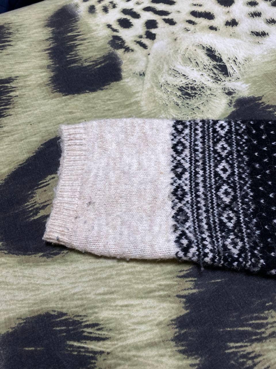 Uniqlo Vintage print Sweaters Uniqlo Y2K size L streetwear Size US L / EU 52-54 / 3 - 8 Thumbnail
