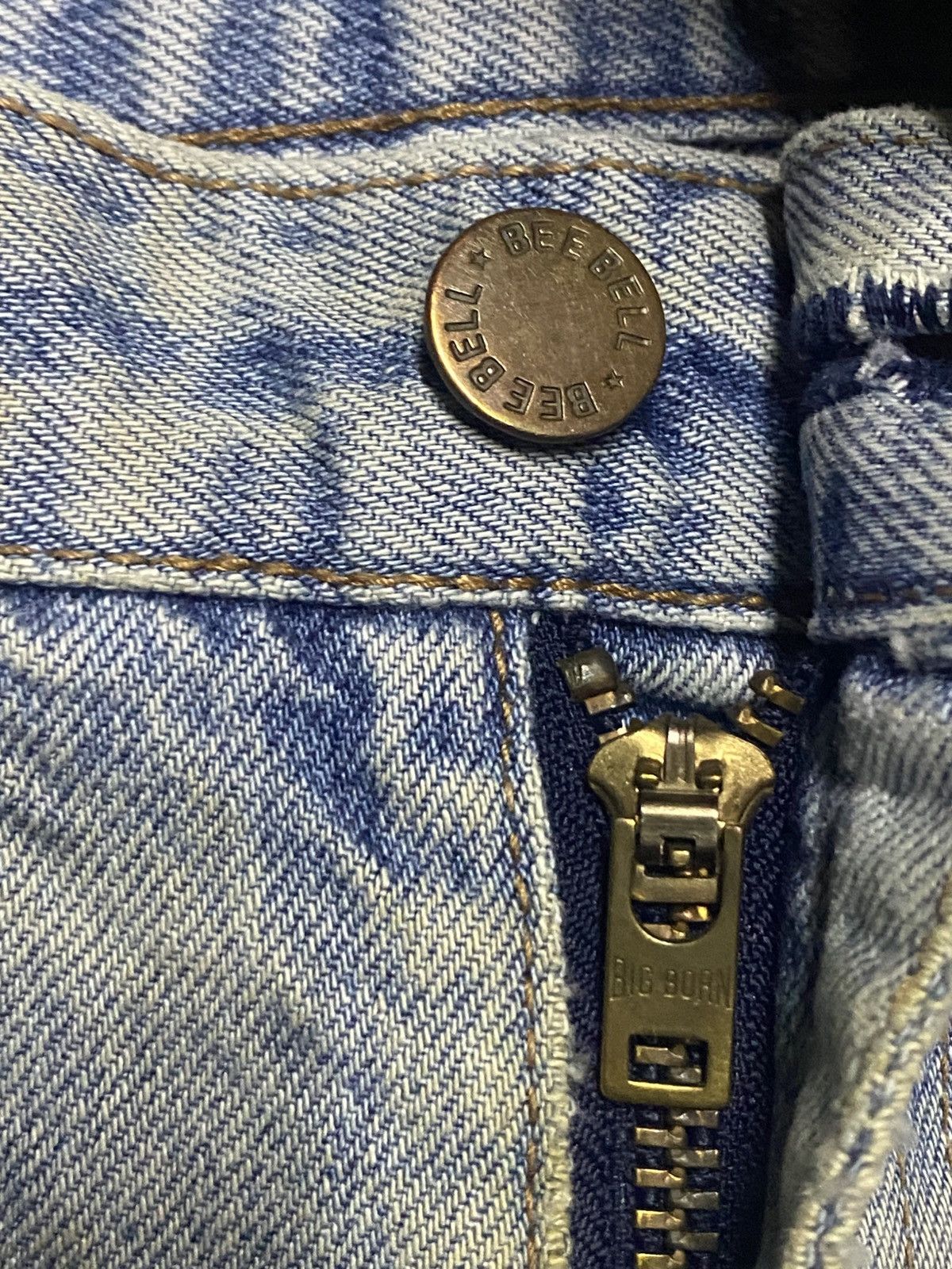 Japanese Brand Vintage Bee Bell Dirty Mud Wash Distressed Baggy Jeans Size US 31 - 12 Thumbnail