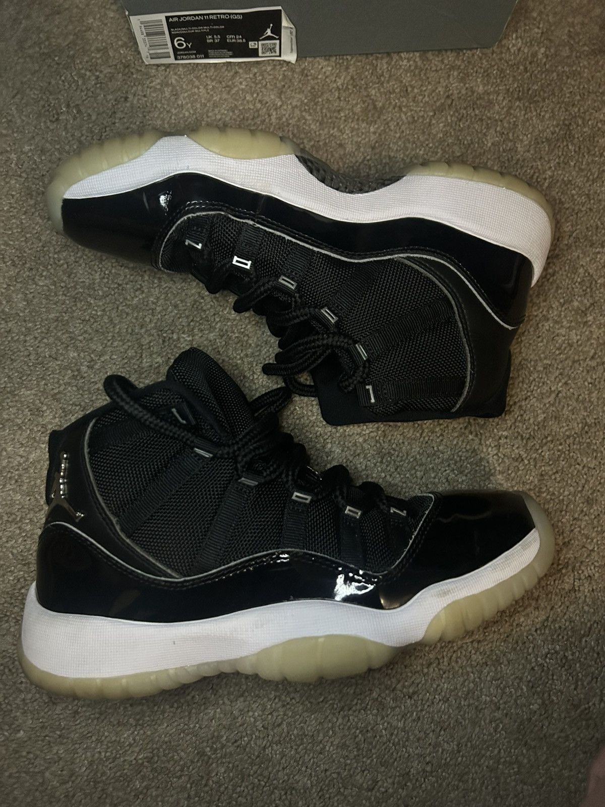 Jordan Brand Air Jordan 11 Retro (GS) Size US 6 / EU 39 - 4 Thumbnail