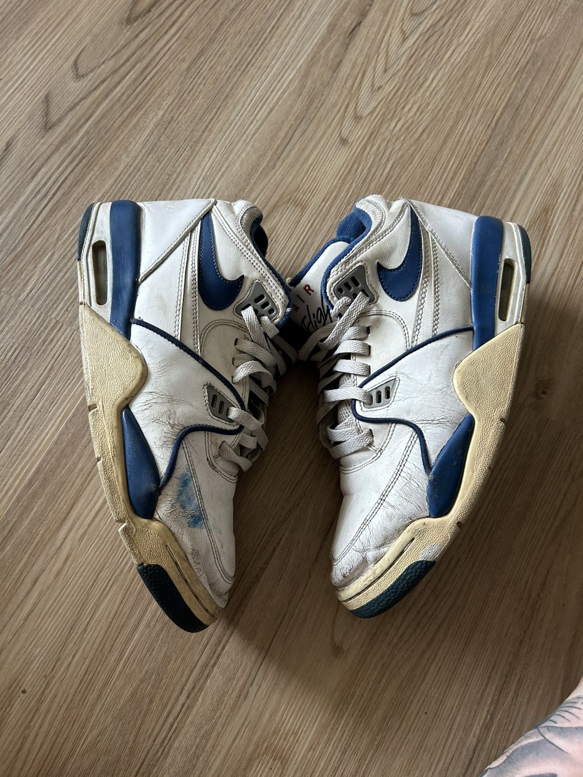 Jordan Brand 2010 Jordan Air Flight UNC Size US 10 / EU 43 - 6 Thumbnail
