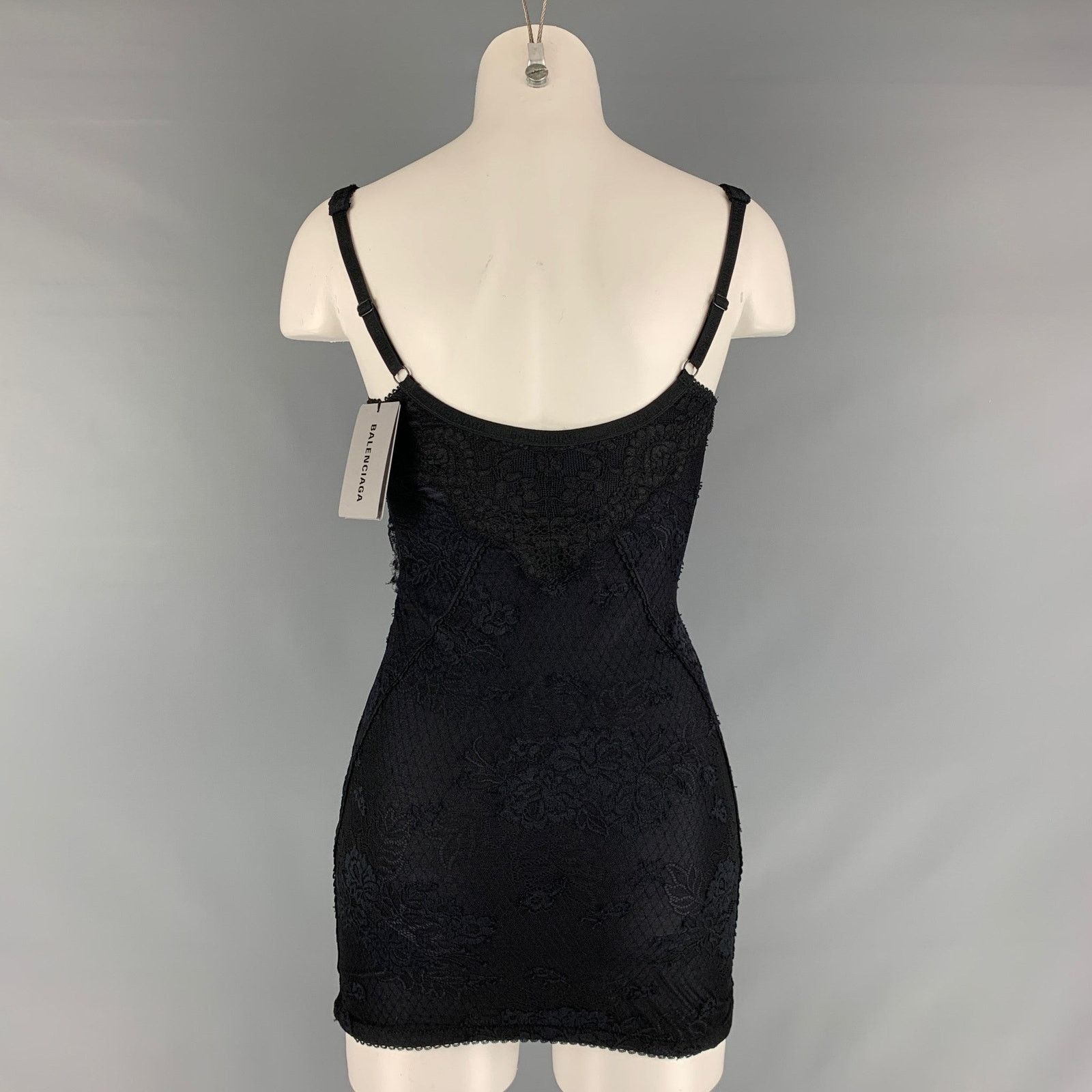 Balenciaga BALENCIAGA Size 4 Black Lace Fitted Mini Cocktail Dress Size S / US 4 / IT 40 - 4 Thumbnail