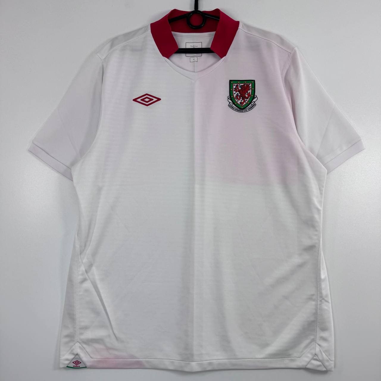 Umbro Umbro Wales National Team 2010 Home Shirt White Football XL Size US XL / EU 56 / 4 - 1 Thumbnail