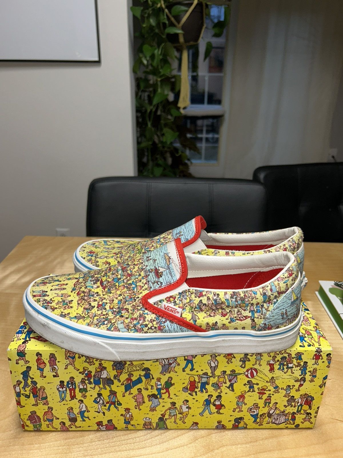Vans Wheres waldo slip on vans Size US 11 / EU 44 - 3 Thumbnail