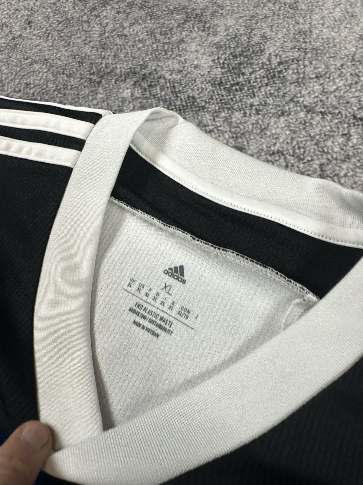 Adidas Adidas Hamburger SV 22/23 Soccer Jersey Streetwear Rare XL Size US XL / EU 56 / 4 - 5 Thumbnail