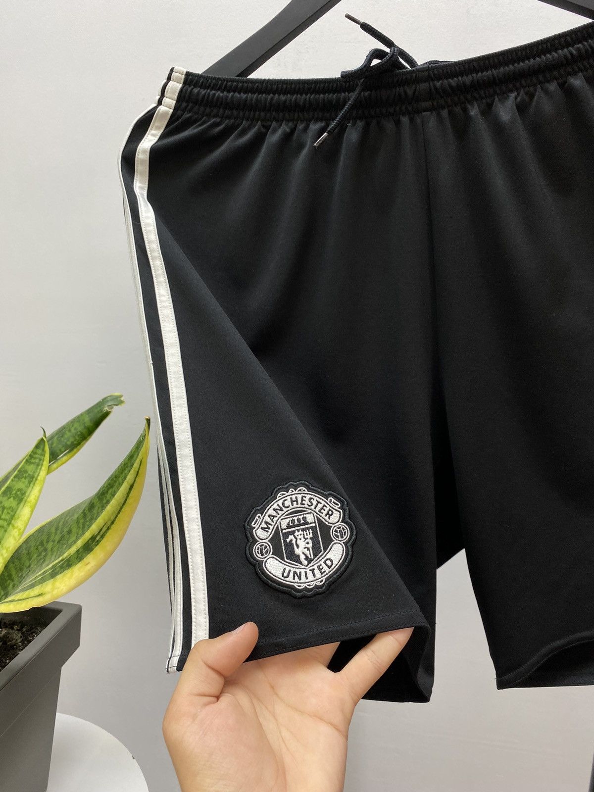 Adidas Adidas Manchester United 2017 Football Soccer Shorts Size US 34 / EU 50 - 7 Thumbnail