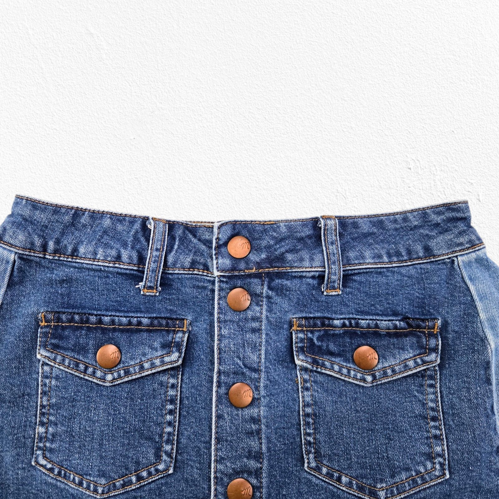 Madewell Madewell Two Tone Button Front Denim Mini Skirt Size 26 Size 26" / US 2 / IT 38 - 3 Thumbnail