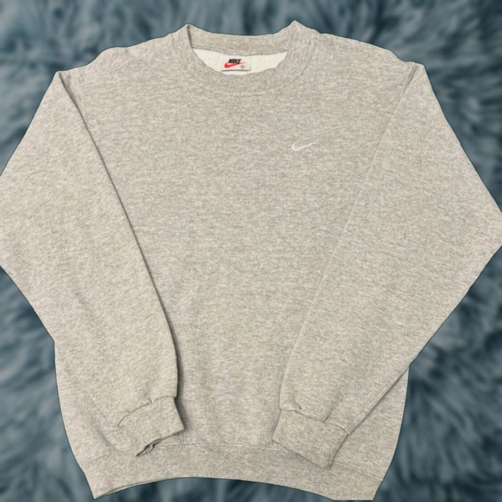 Nike VINTAGE Nike Essential Embroidered Swoosh Logo VTG Crewneck Sweater Mens S Gray 90s Hip Hop Sports Classic Sweatshirt Crew Neck Pullover Size US S / EU 44-46 / 1 - 1 Thumbnail