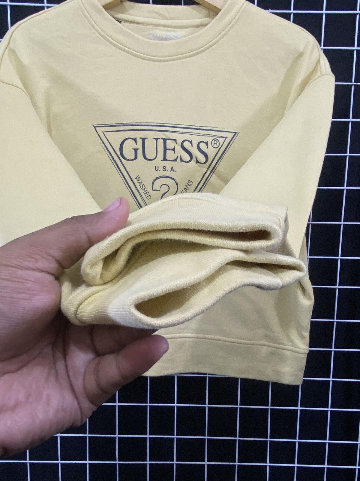Guess Vintage Y2K Guess Yellow Crewneck Sweatshirt CROPPED FIT Size S / US 4 / IT 40 - 3 Thumbnail
