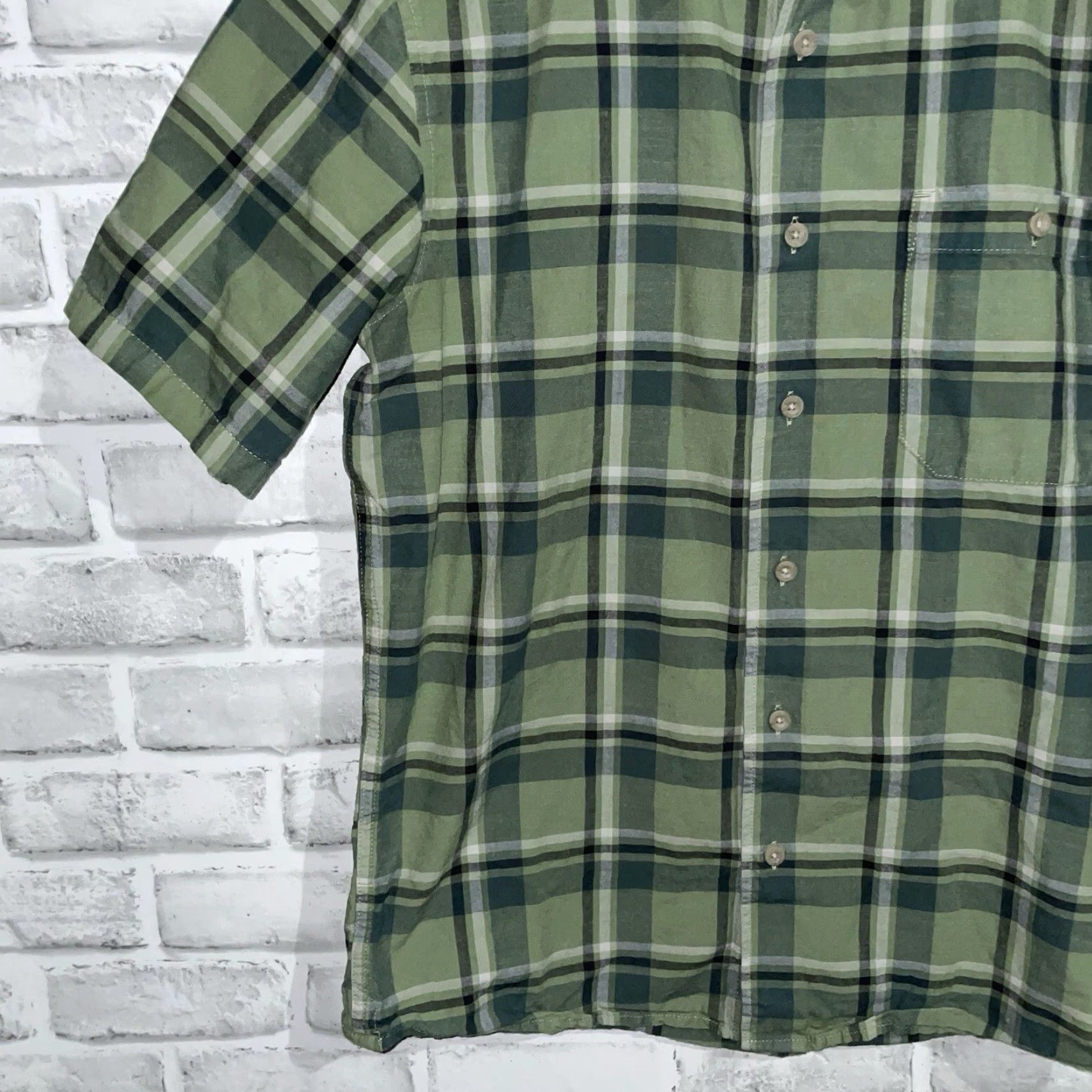 Mountain Hardwear Mountain Hardwear Shirt Plaid Short Sleeve Button-Down Mens S Green Size US S / EU 44-46 / 1 - 3 Thumbnail