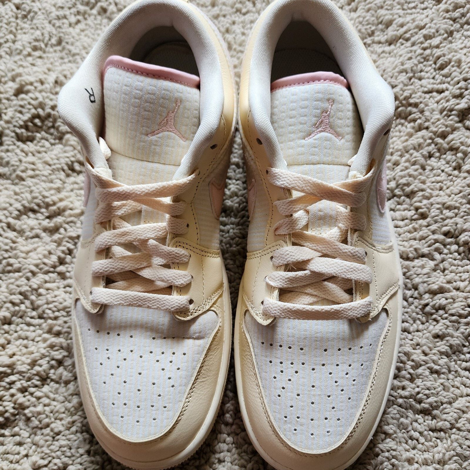 Jordan Brand Wmns Air Jordan 1 SE Low Muslin Legend Pink Brand New Sz 9 Size US 9 / IT 39 - 4 Thumbnail
