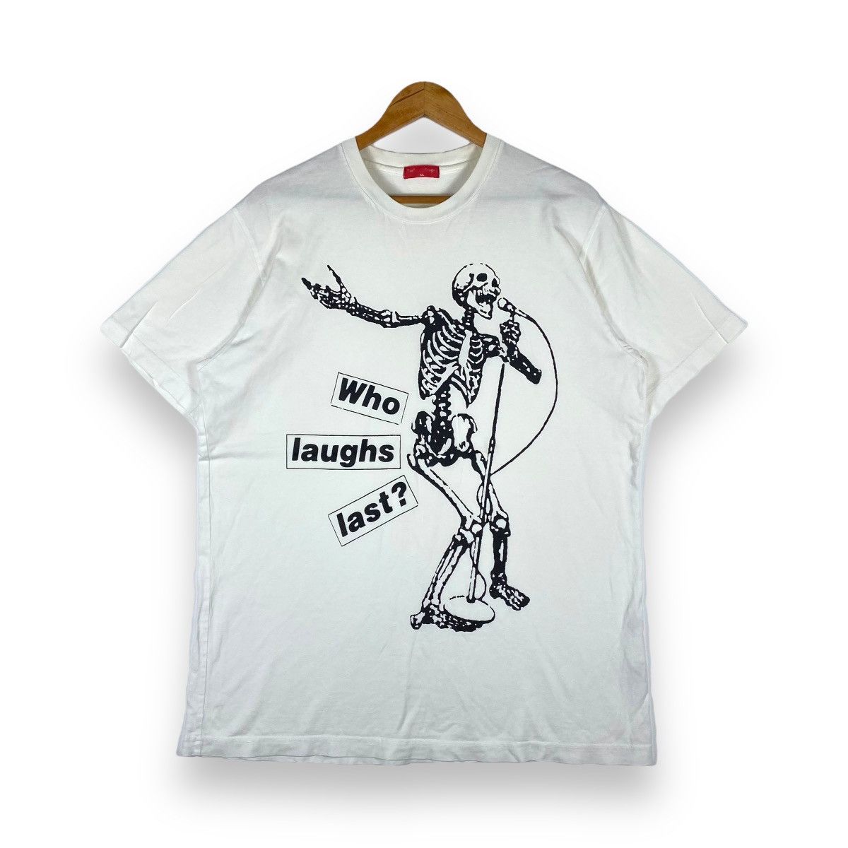 Vintage VINTAGE BARBARA KRUGER WHO LAUGHS LAST TEE RATM BAND Size US XL / EU 56 / 4 - 1 Thumbnail