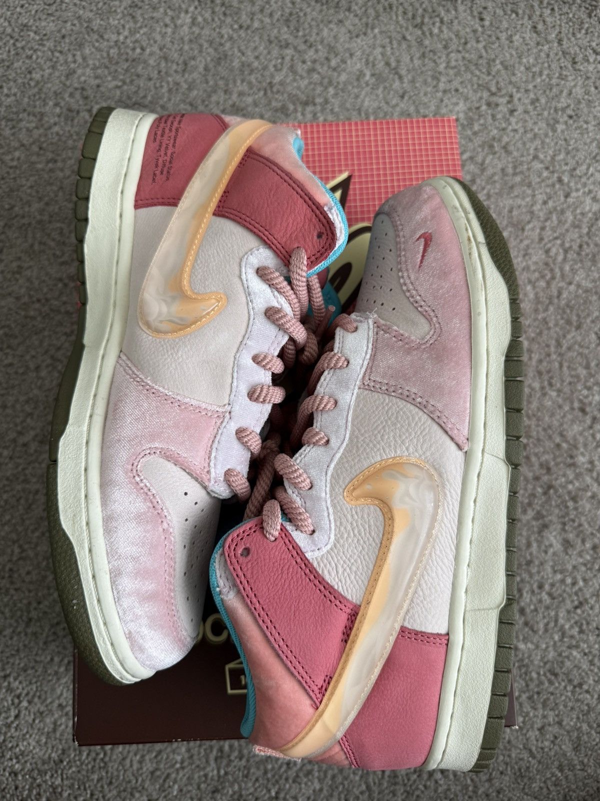 Nike × Social Status Nike Dunk Mid X Social Status Free Lunch Strawberry Milk Size US 8 / EU 41 - 3 Thumbnail