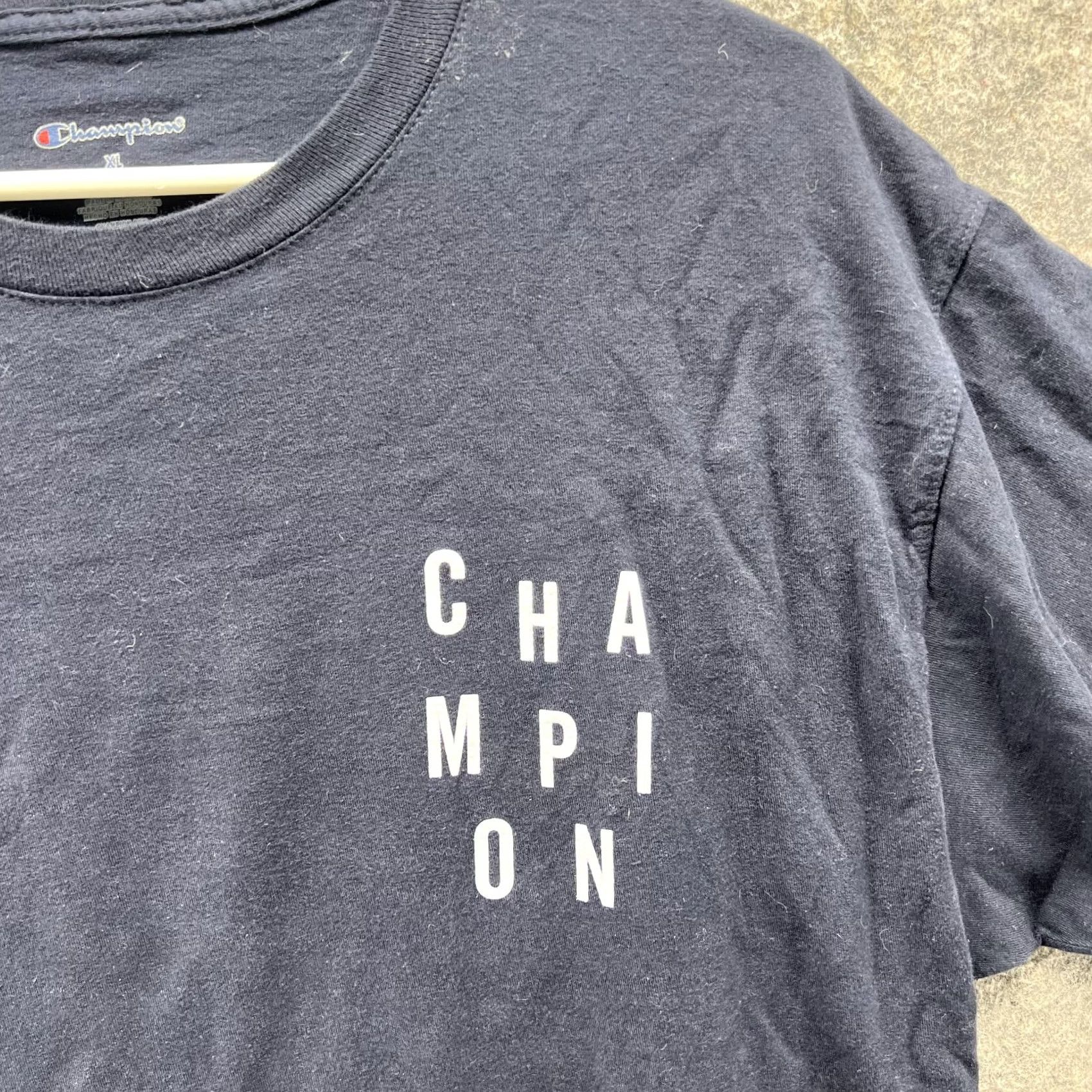 Champion VINTAGE Champion Shirt Men XL Adult Blue Navy CottonCrew Neck Short Sleeve Logo All Seasons 90s? Size US XL / EU 56 / 4 - 4 Thumbnail