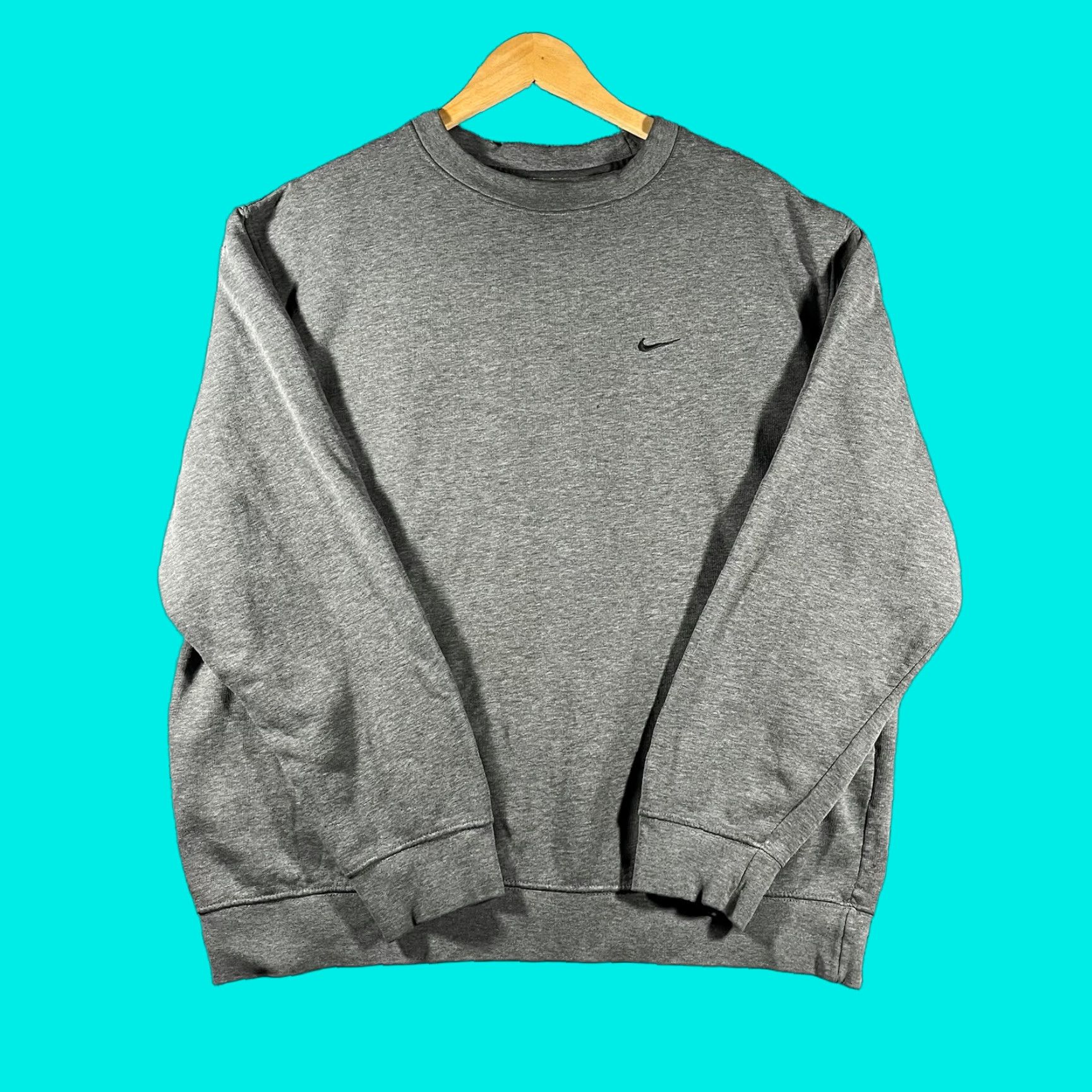 Nike VINTAGE Nike Sweatshirt Crew Neck Embroidered Swoosh Logo Gray Large Men L 90s Y2K Size US L / EU 52-54 / 3 - 1 Thumbnail