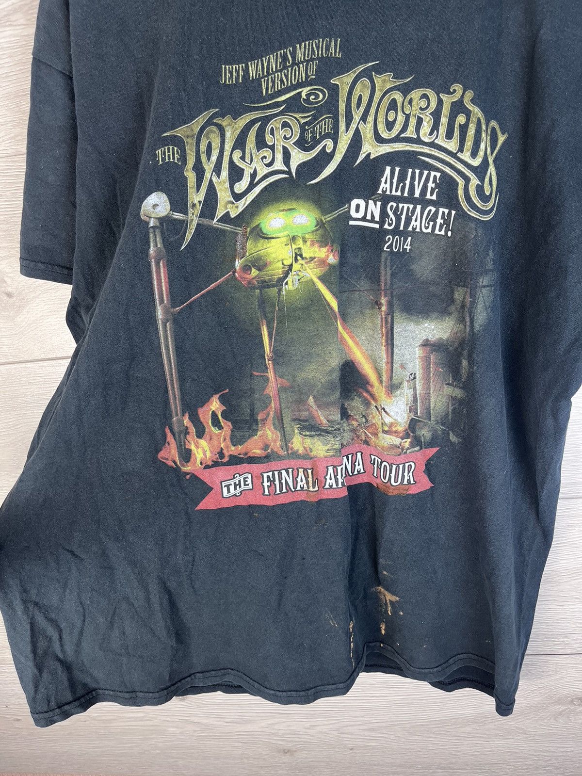 Gildan Men’s t-shirt War of the Worlds 2014s size Xl final arena Size US XL / EU 56 / 4 - 10 Thumbnail
