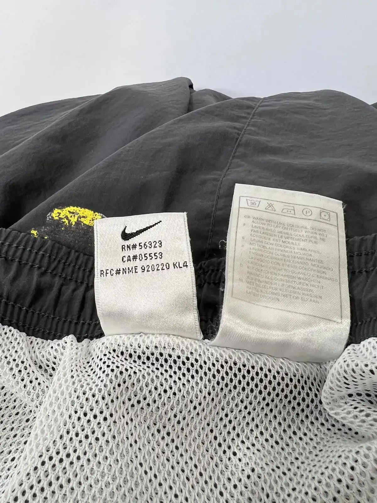 Nike × Vintage Vintage Nike men’s shorts Size US 36 / EU 52 - 4 Thumbnail