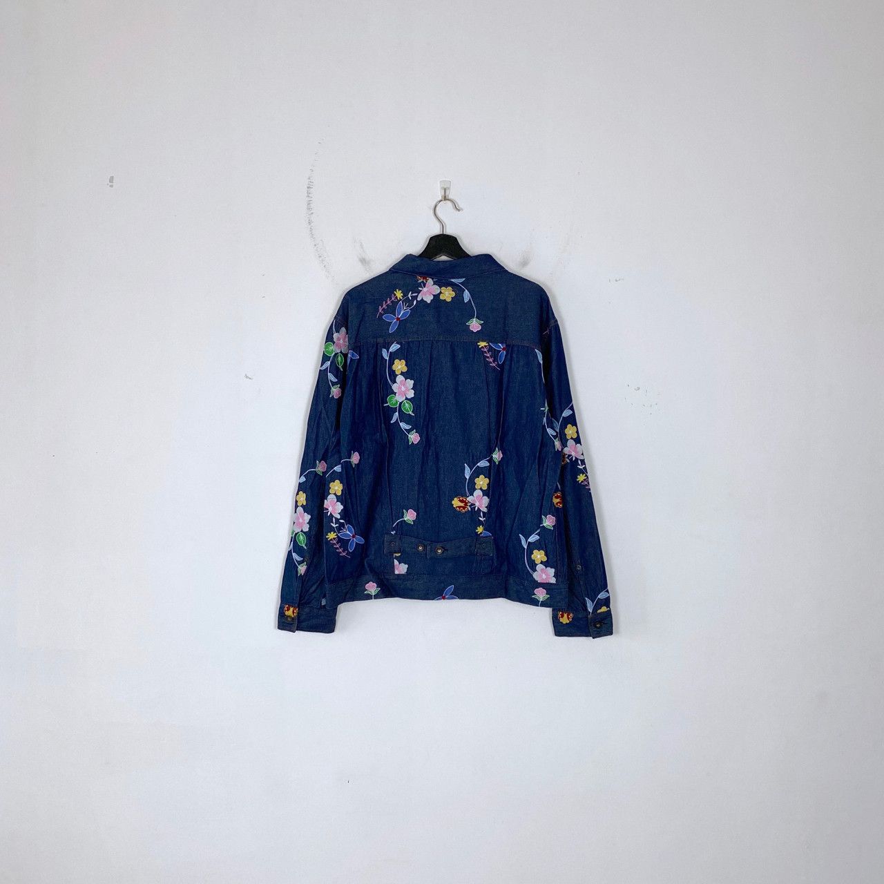 Engineered Garments INDIGO DENIM FLORAL EMBROIDERY TRUCKER JACKET Size US L / EU 52-54 / 3 - 2 Thumbnail