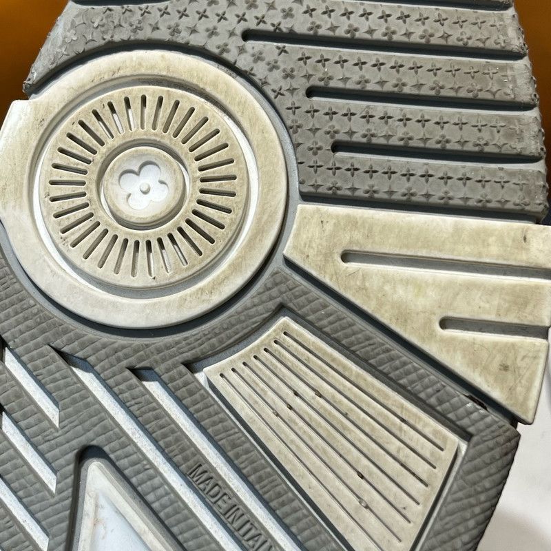 Louis Vuitton Louis Vuitton Low-Top Trainer in Gray and White -2508 Size US 6.5 / EU 39-40 - 8 Thumbnail