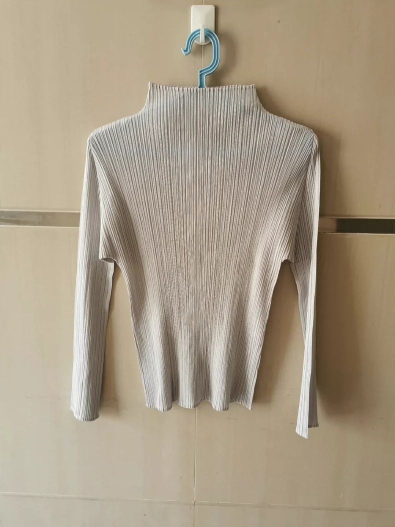 Issey Miyake issey miyake size:one size High-necked long-sleeved top 25 Size XXS / US 00 / IT 34 - 1 Thumbnail
