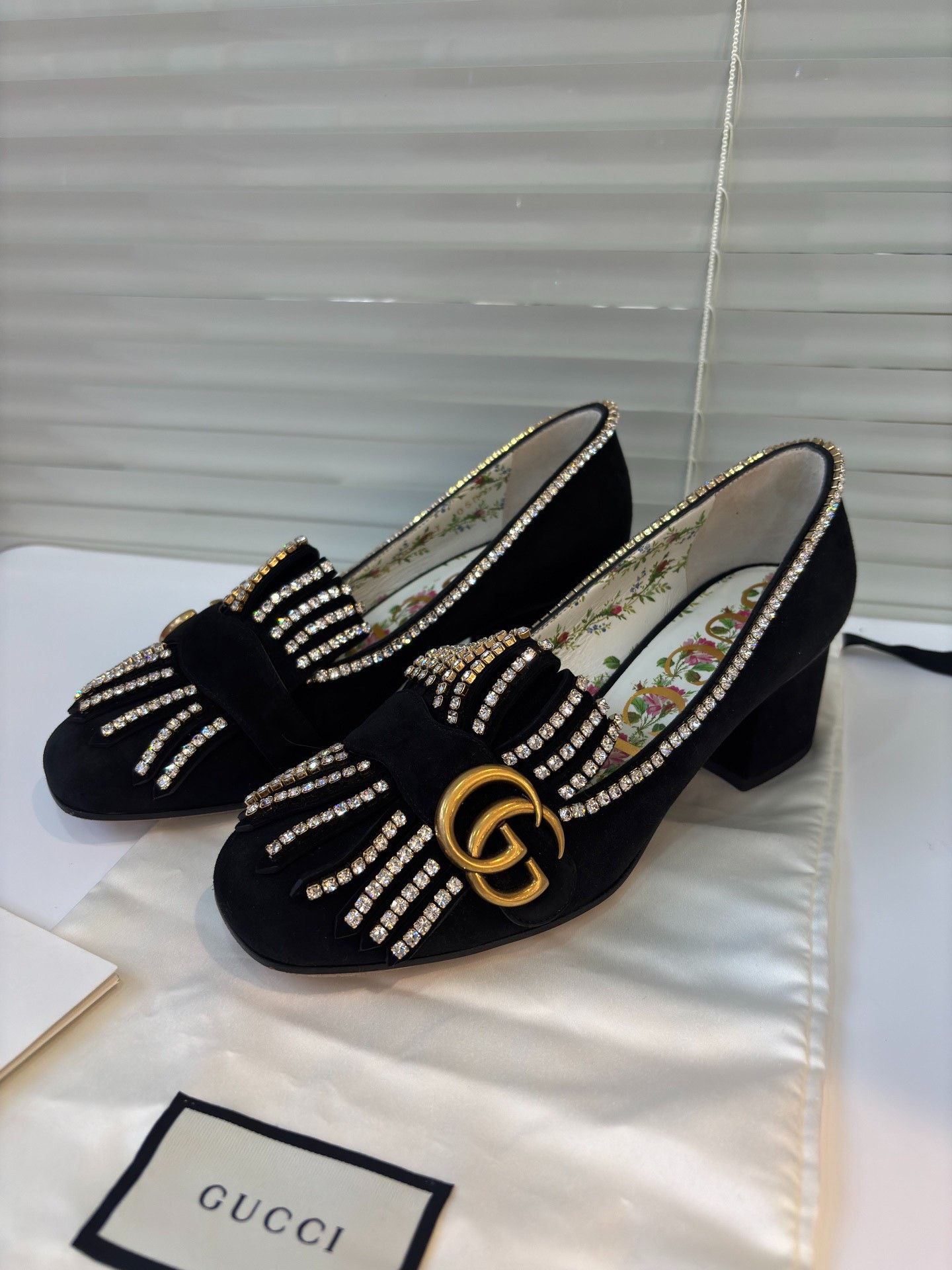 Gucci Gucci GG Marmont Low-Heel Shoes Size US 6 / IT 36 - 1 Thumbnail