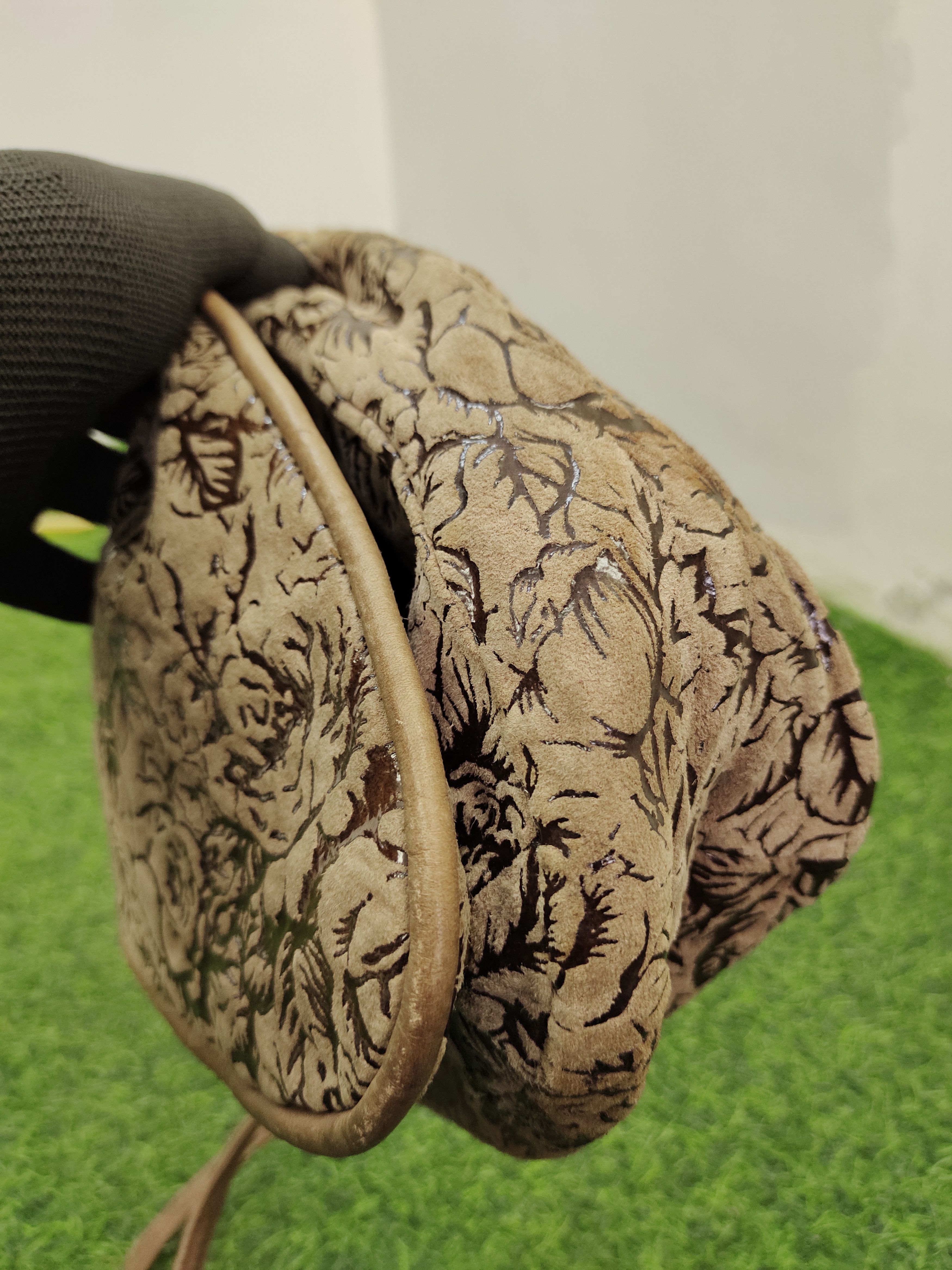 Vintage Vintage Brissafari Italy Floral Patina Leather Shoulder Bag Size ONE SIZE - 10 Thumbnail