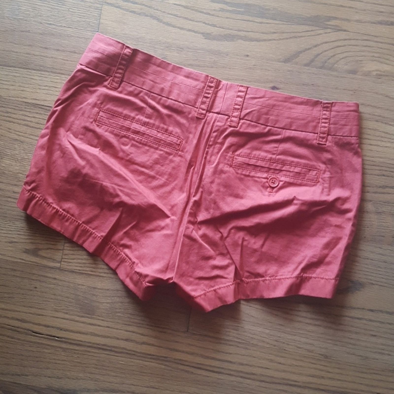 J.Crew J. Crew Chino Broken-In Short Shorts Size 26" / US 2 / IT 38 - 2 Thumbnail