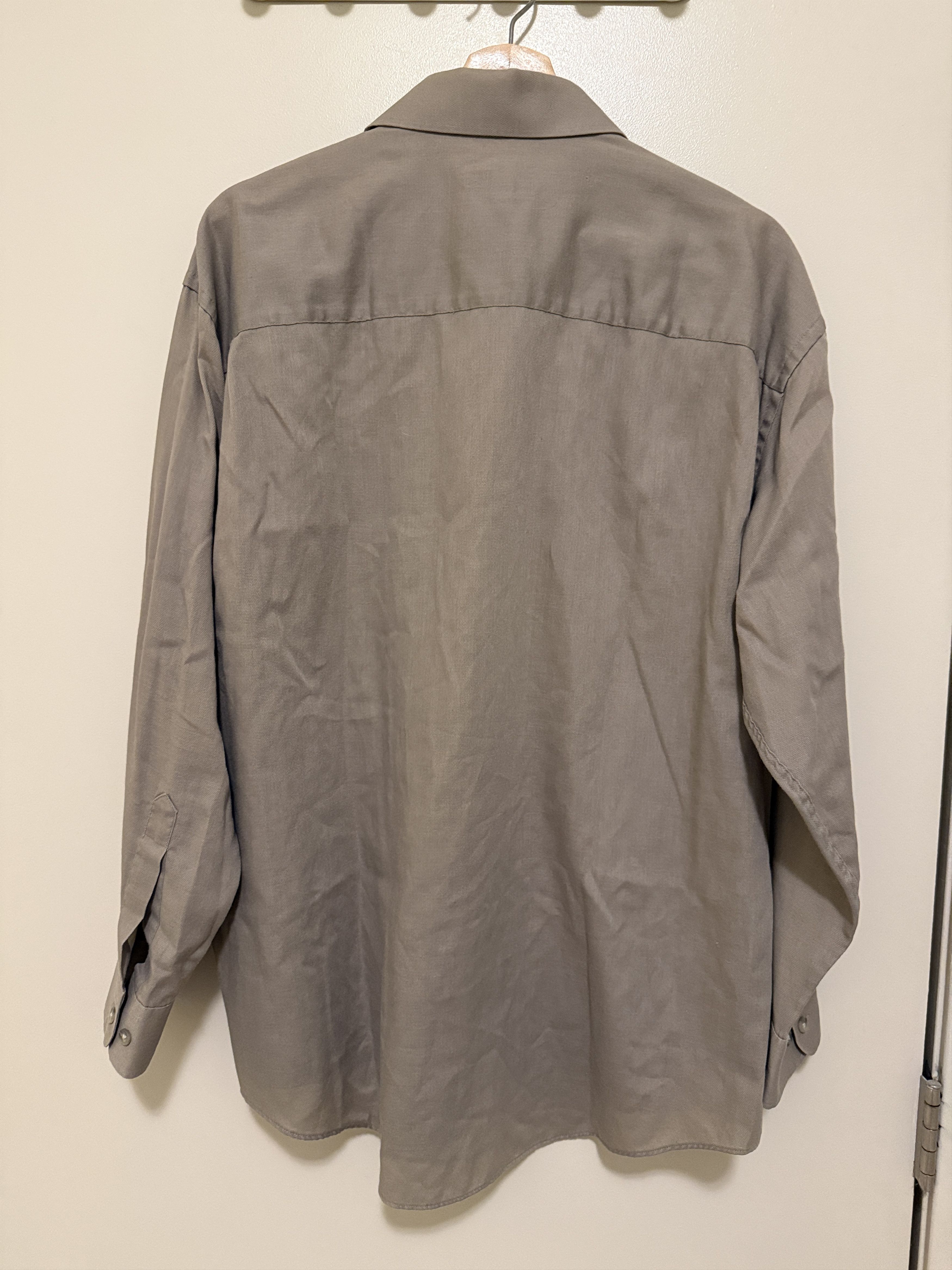 Yves Saint Laurent Vintage YSL dress shirt, size 16.5/32-33, Taupe Size US L / EU 52-54 / 3 - 2 Thumbnail
