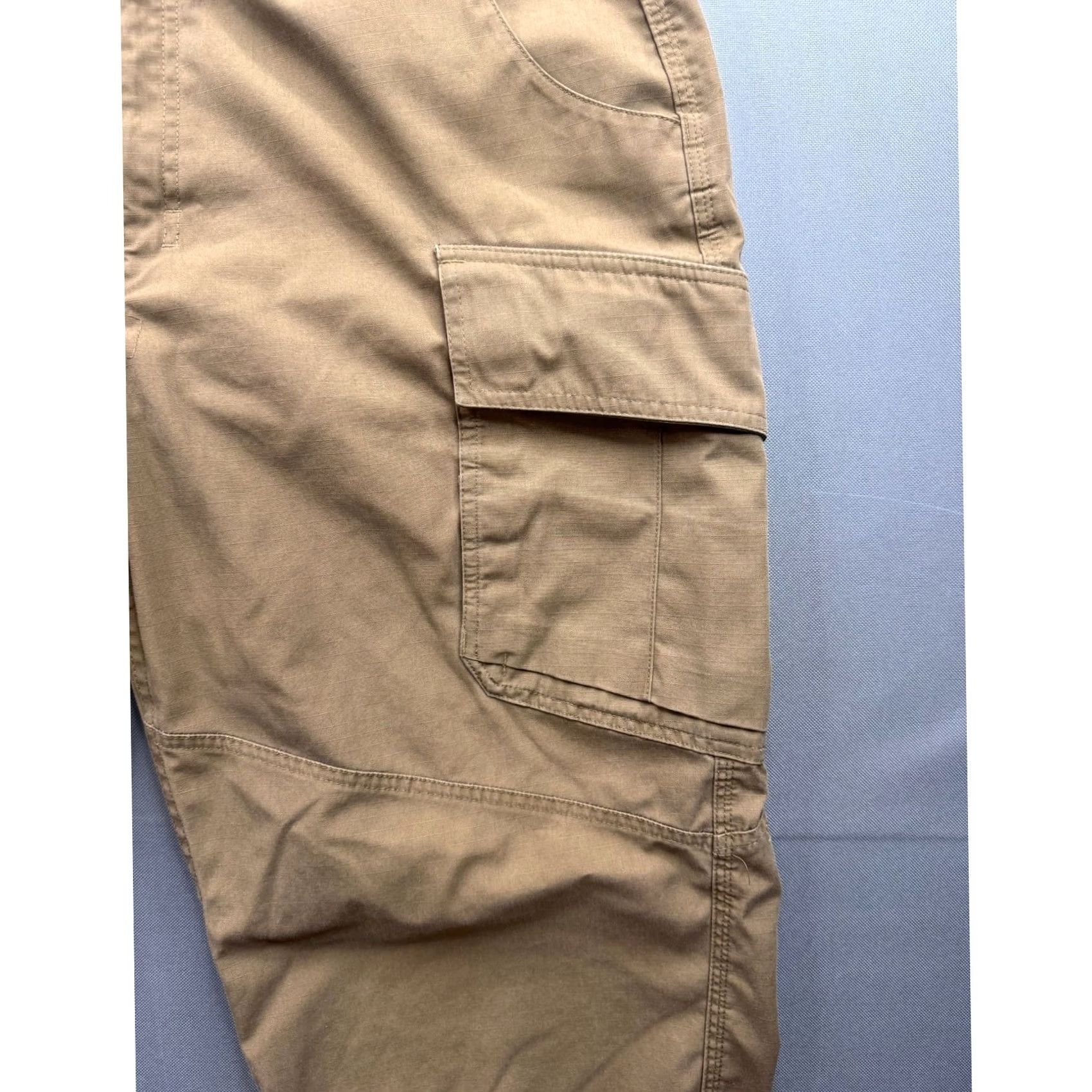 Under Armour Brand: Explicitly includes "Under Armour Size US 38 / EU 54 - 5 Thumbnail
