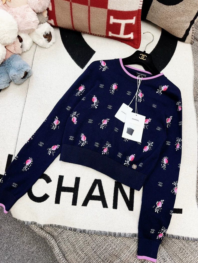 Chanel Chanel 22K Blue Floral Knit Sweater- dmc Size US M / EU 48-50 / 2 - 1 Thumbnail