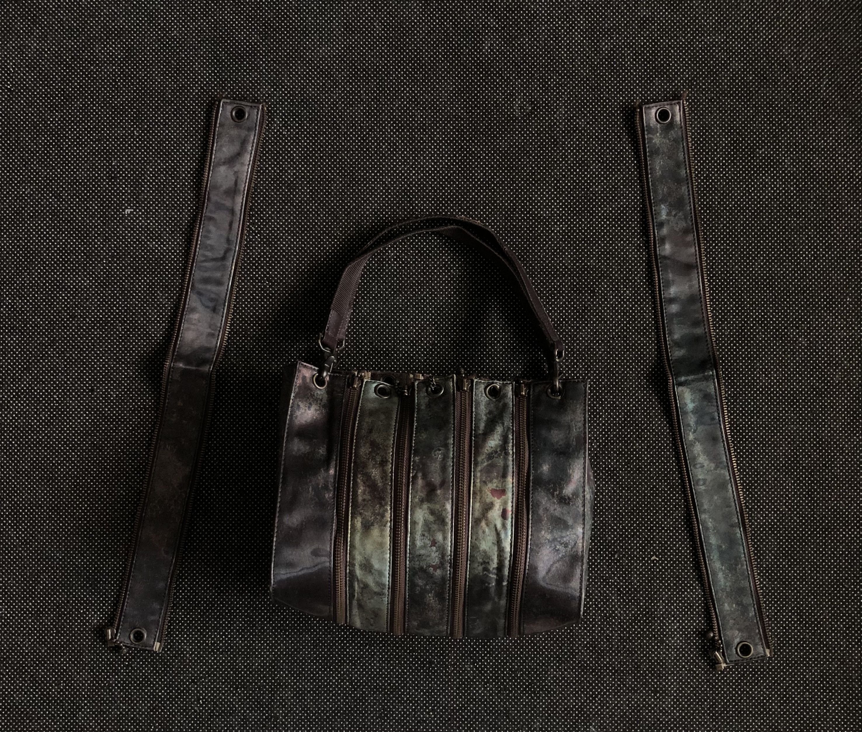 Jean Paul Gaultier GRAIL🔥FW1995 “CYBER” HOLOGRAPHIC MULTI ZIP BONDAGE BAG Size ONE SIZE - 4 Thumbnail