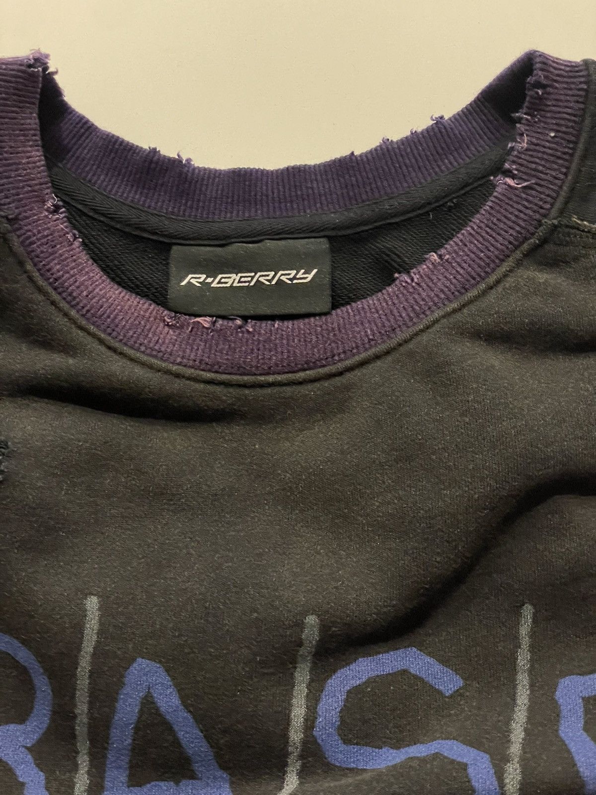 The GV Gallery Raspberry Cropped Pullover Sweatshirt Size US M / EU 48-50 / 2 - 3 Thumbnail