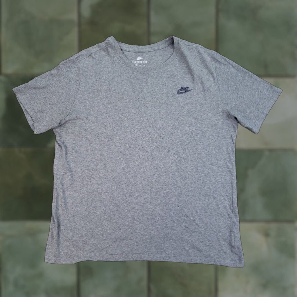Nike Nike T-shirt Mens XL Gray Ebroidered Logo Swoosh Crew Neck Athletic Cut Size US XL / EU 56 / 4 - 1 Thumbnail