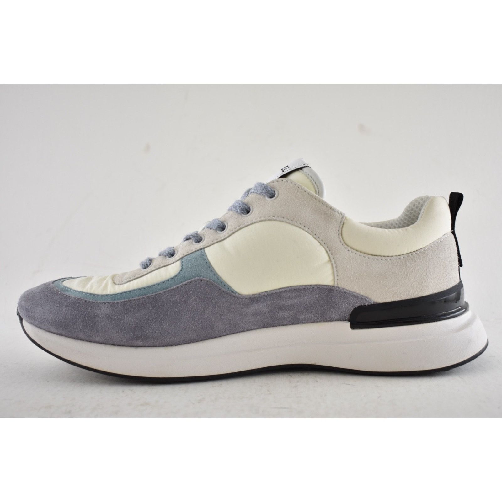 Chanel Mens Suede CC Logo Low Top Lace Up Trainer Sneaker Size US 11 / EU 44 - 9 Thumbnail