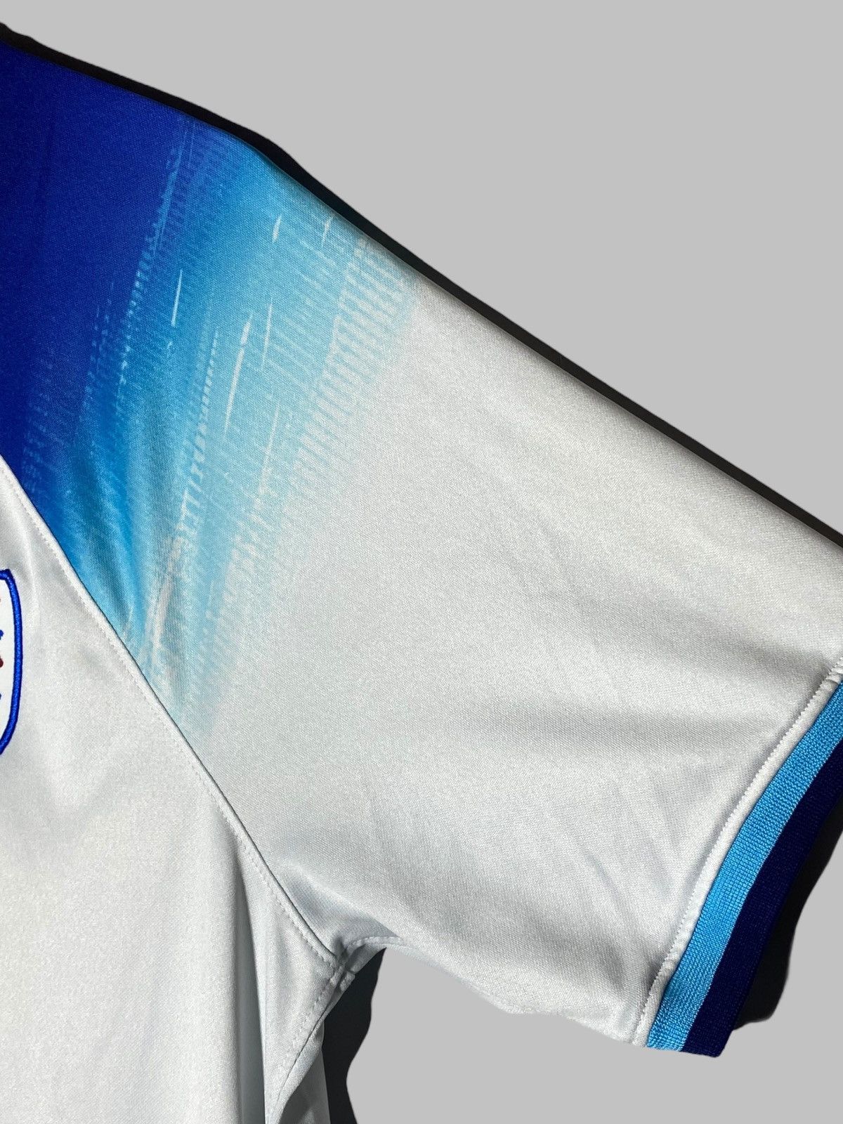 Nike #22 Bellingham England 2022 home football shirt Size US L / EU 52-54 / 3 - 10 Thumbnail