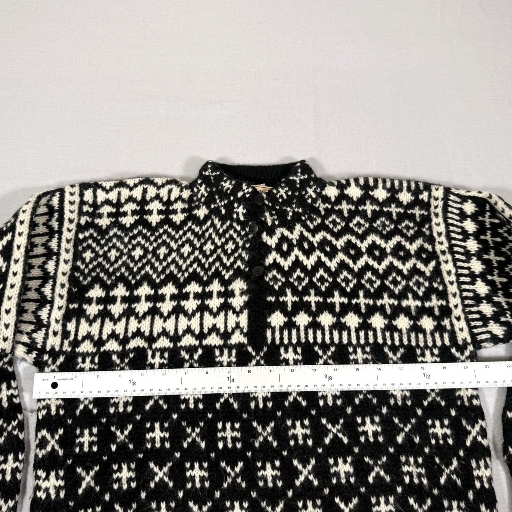 Vintage VINTAGE LL Bean Sweater Womens Medium Black Wool Henley Fair Isle 90s Mens Girls Womens Size M / US 6-8 / IT 42-44 - 4 Thumbnail