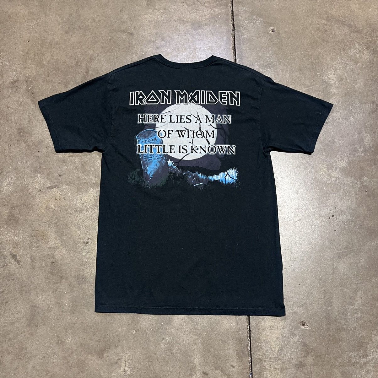 Iron Maiden Vintage Iron Maiden Band Tee Here Lies a Man Y2K Grunge Punk Size US M / EU 48-50 / 2 - 5 Thumbnail