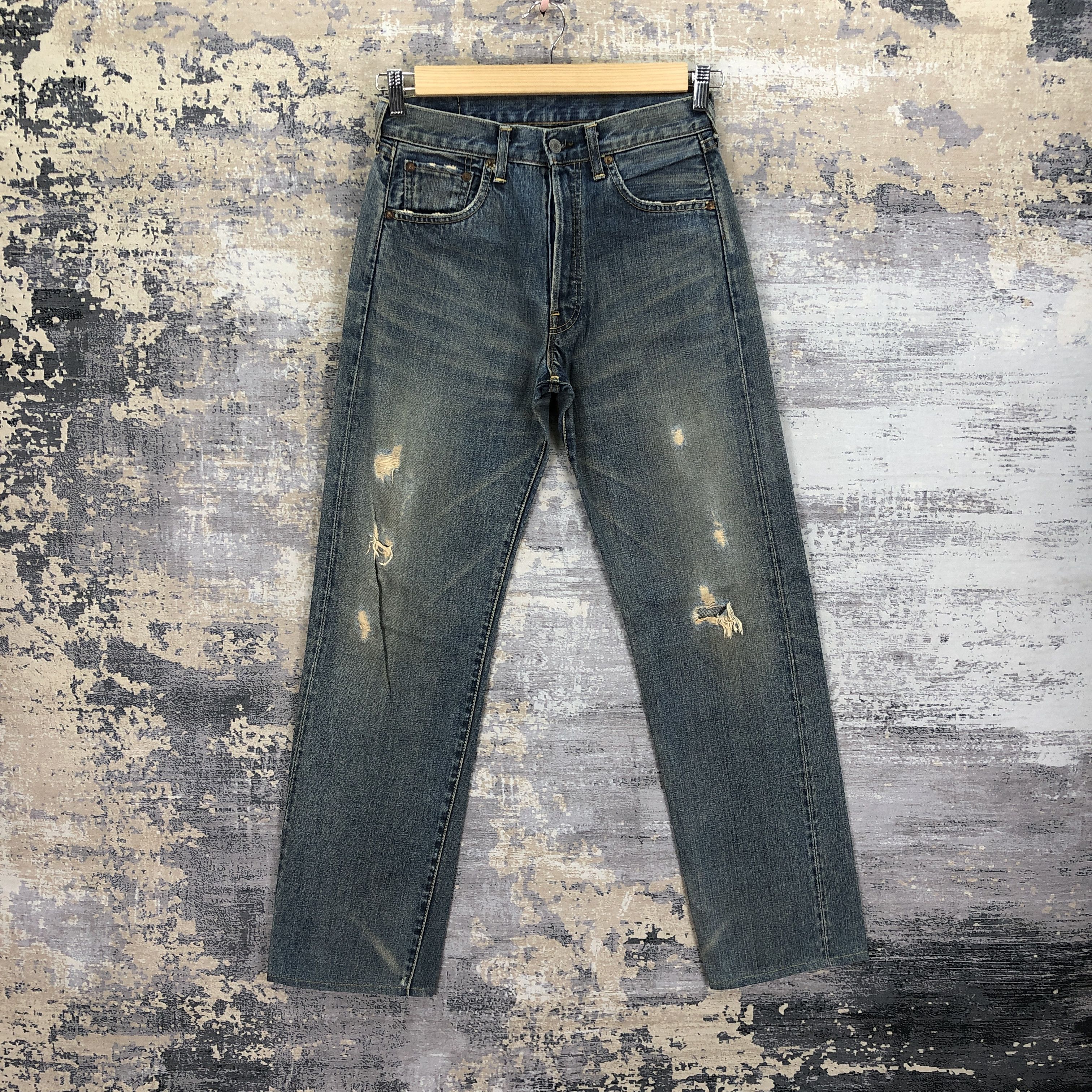 Levi's Distressed Levis 501 Jeans Selvedge Levi's 501 Redline Denim Size 28" / US 6 / IT 42 - 1 Thumbnail