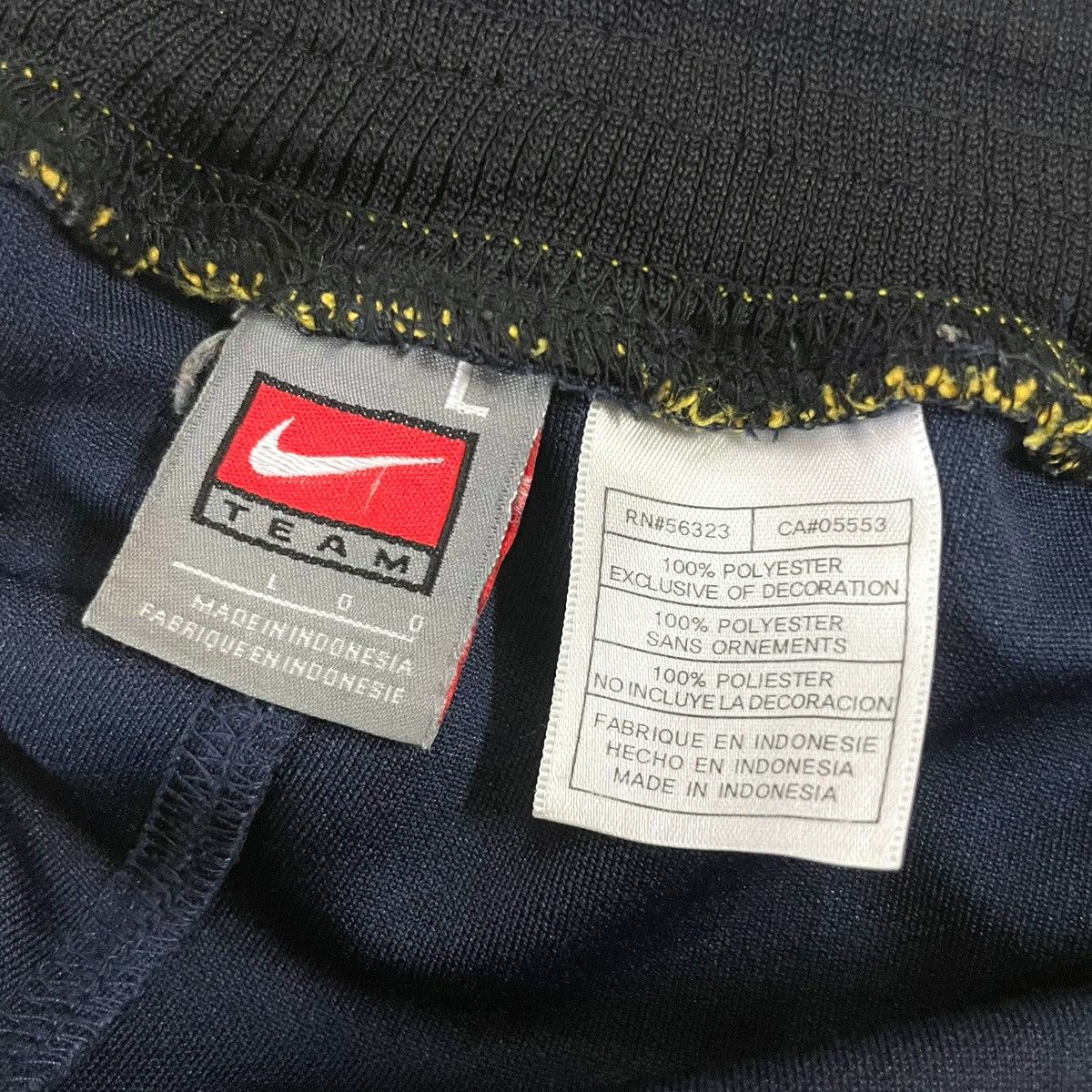 Nike VTG 90's Nike University of California Golden Bears Shorts Size US 34 / EU 50 - 9 Thumbnail