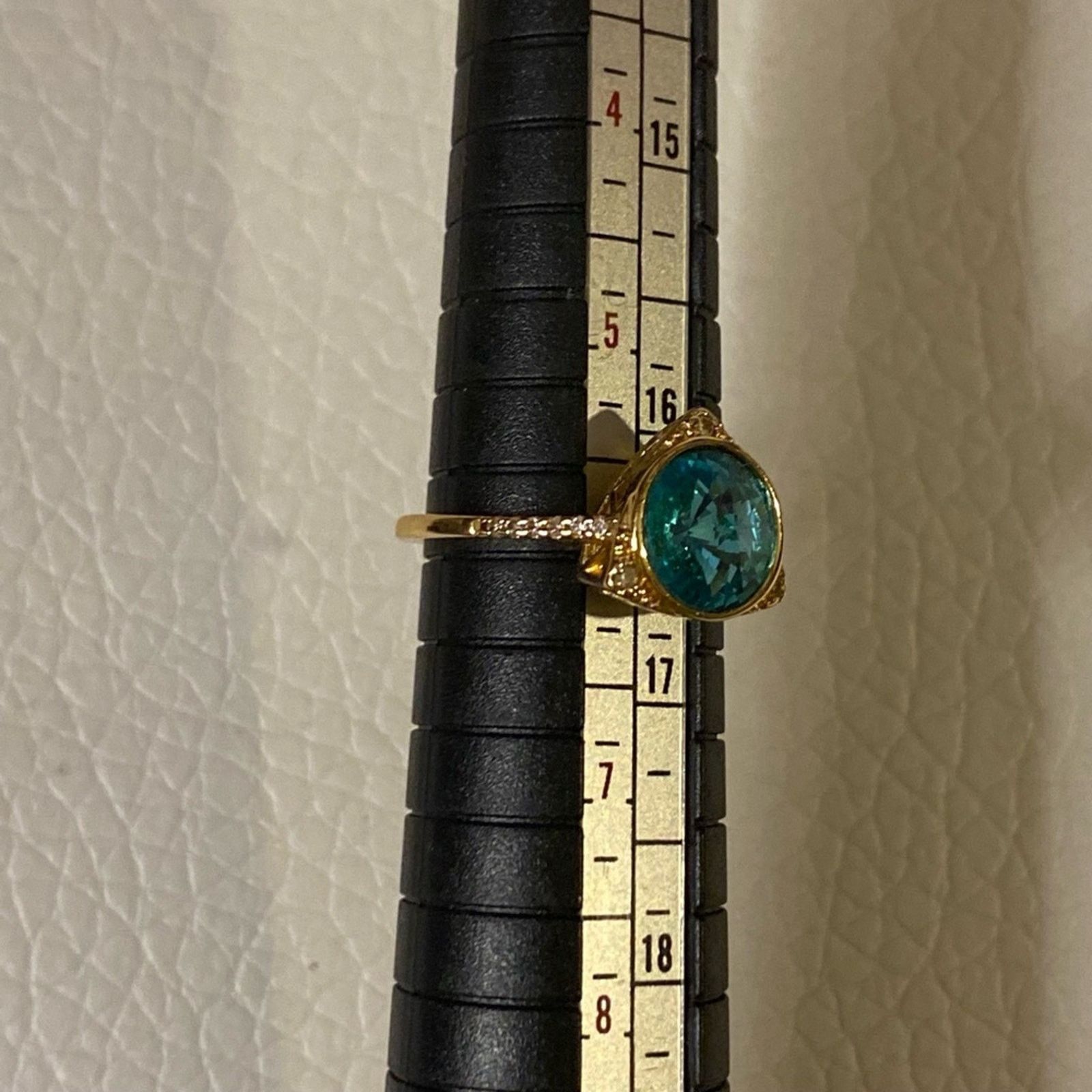 Other Vintage Gold Tone Statement Ring Blue Crystal Gem Size 7 Size ONE SIZE - 5 Thumbnail