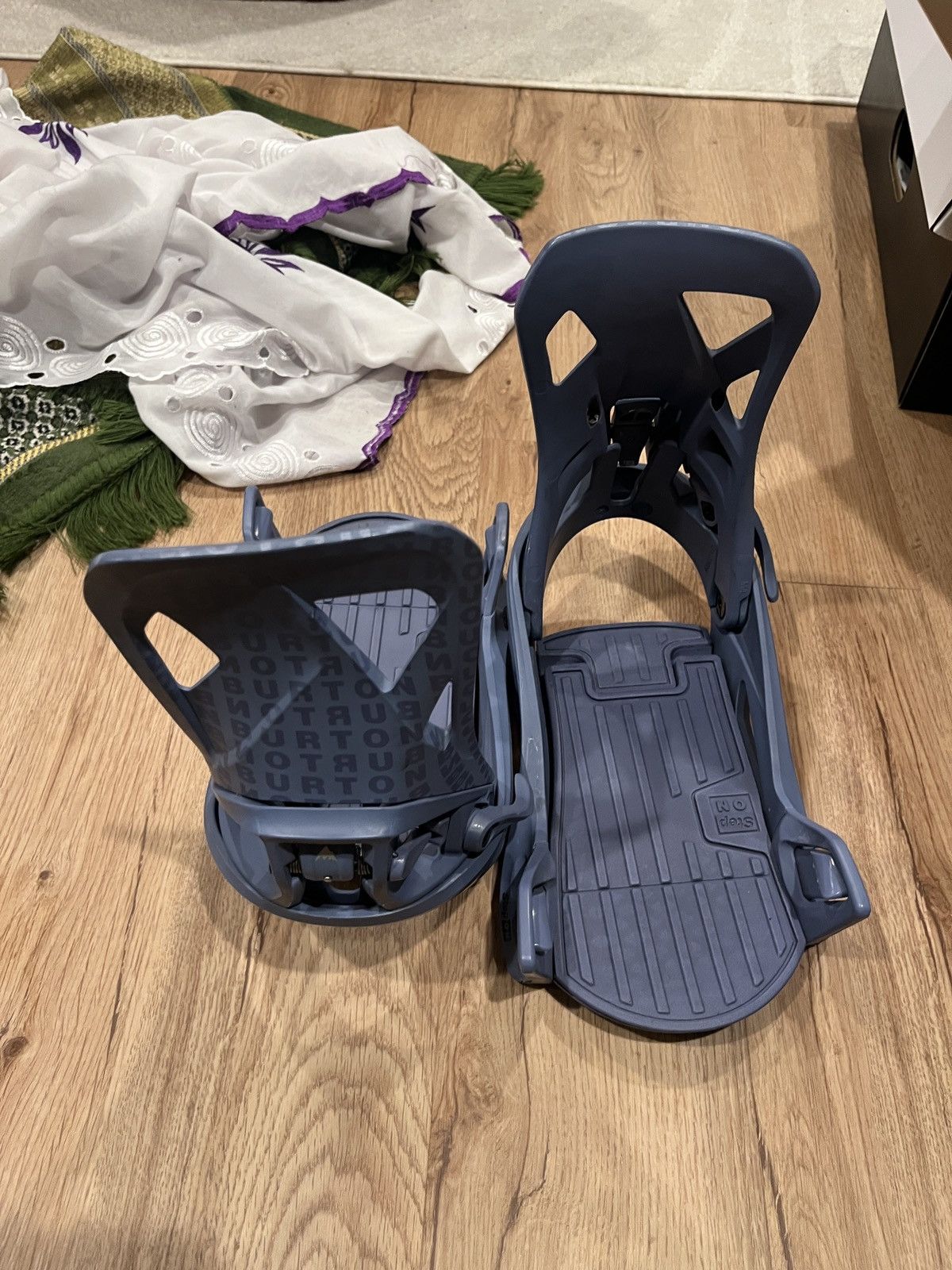 Burton Burton Step on bindings Size US 8.5 / EU 41-42 - 5 Thumbnail